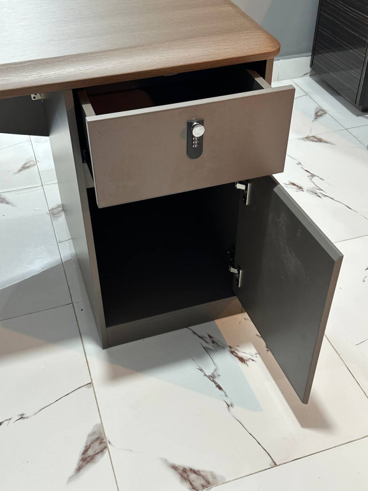 Стол для руководителя Comfort LJA16-1407