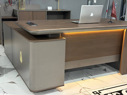 Стол для руководителя Comfort LJA17-1816