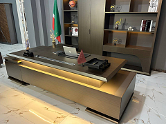 Стол для руководителя Guanlan GLA02-2820 (с правой тумбой)
